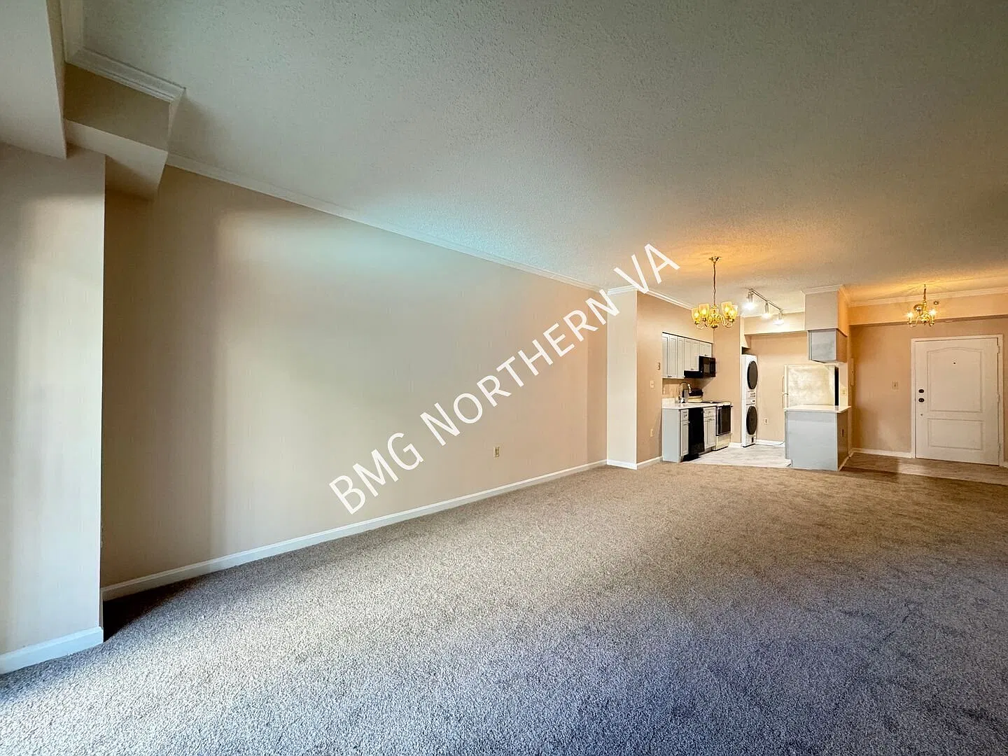 Vibrant 1 BR/1 BA Condo With Balcony In Amenity-Rich Bella Vista — Photo 3