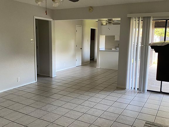 5th image of 1218 Hyde Park Blvd #A