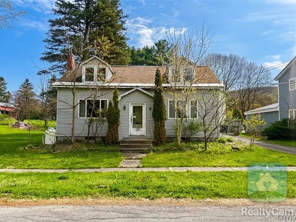 12 Elm St, Cherry Valley, NY 13320