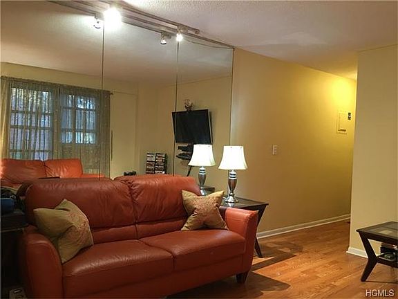 4th image of 110 Pearsall Dr APT 2C