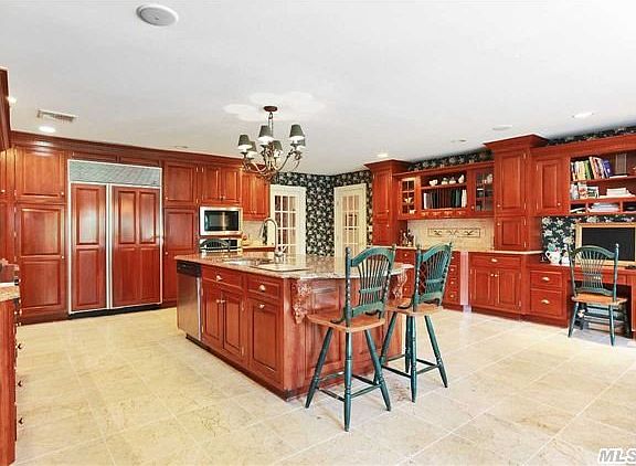 5th image of 15 Dogwood Ln