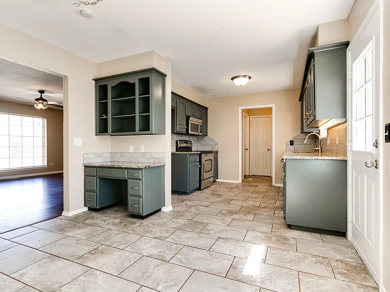 8704 NW 86th Pl — Photo 21