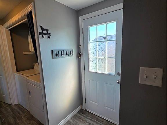 3rd image of 2 Leafwood Cres