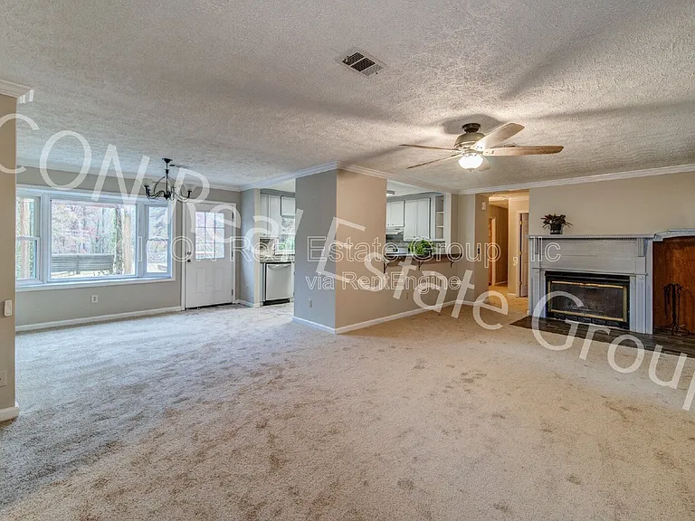 53 Black Rd NE #B — Photo 6