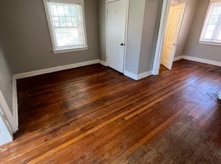1202 E 37th St APT 1, Kansas City, MO 64109