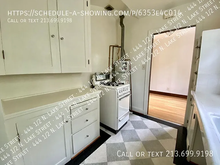 444 1/2 N Lake St — Photo 21
