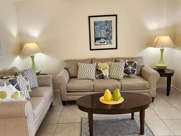 219 Coventry E #J, West Palm Beach, FL 33417