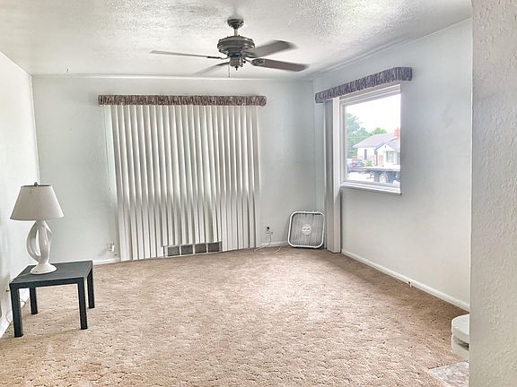 3rd image of 3016 Vail Ave