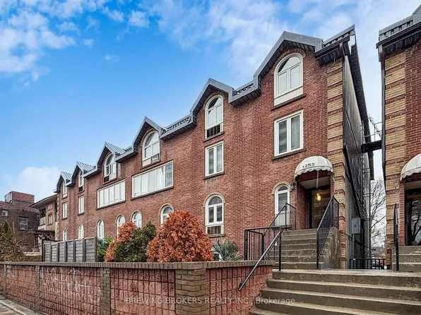 1252 King St W #12, Toronto, ON M6K 1G5