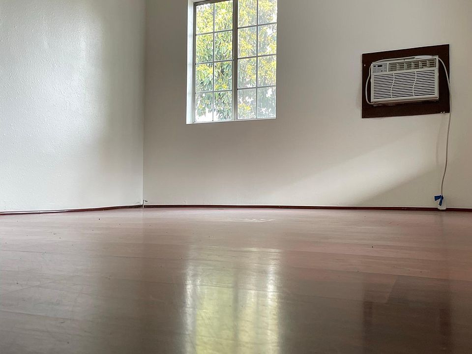 1st image of 3833 Whiteside St #3835