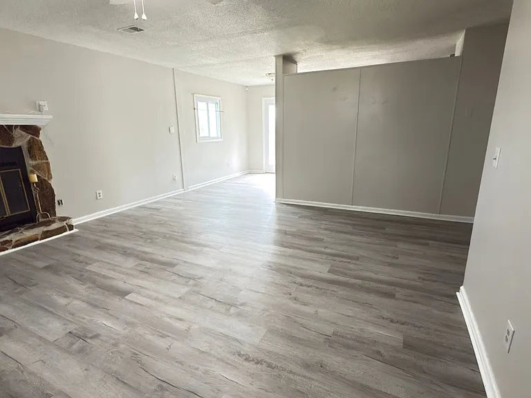 210 Cuddles Ct — Photo 12