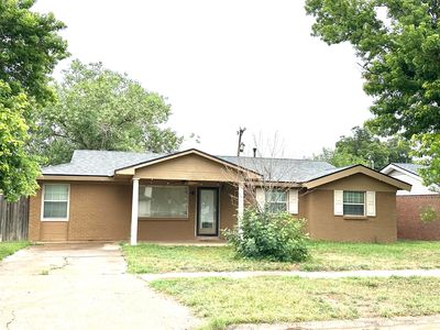 1012 S Lawn St, Hale Center, TX, 79041