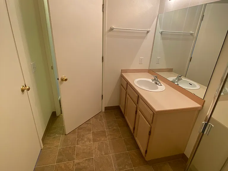 2124 NE Linnea Dr — Photo 16