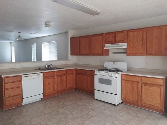 5th image of 5808 Night Rose Ave NW