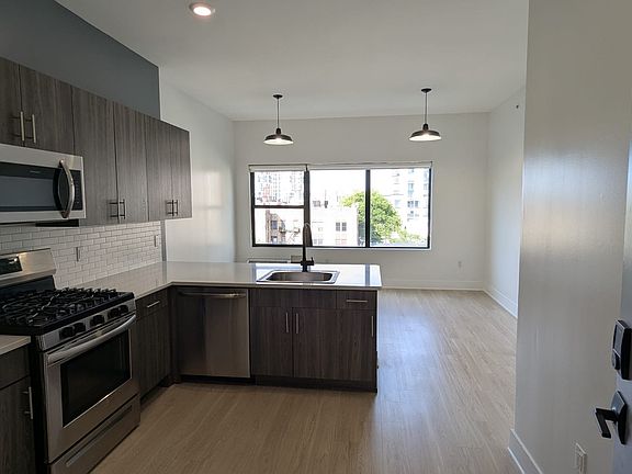 3rd image of 282 Fairmount Ave #59E