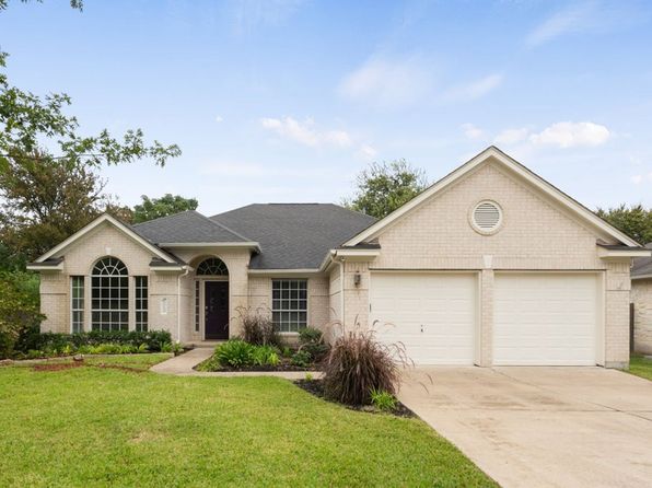 2110 Red Oak Cir