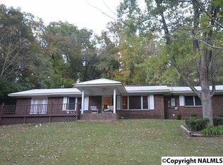 1504 Circle Dr, Guntersville, AL 35976