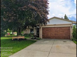 1435 Willard Dr, Canton, MI 48187
