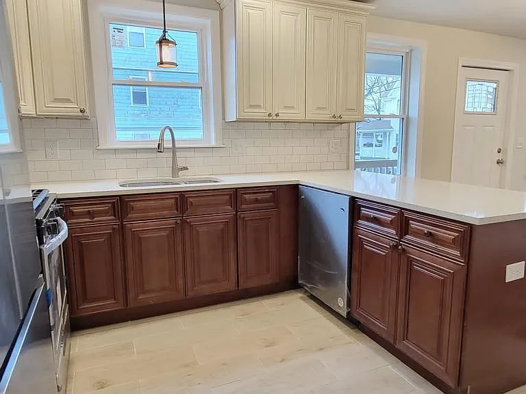 26 Taylor St — Photo 2