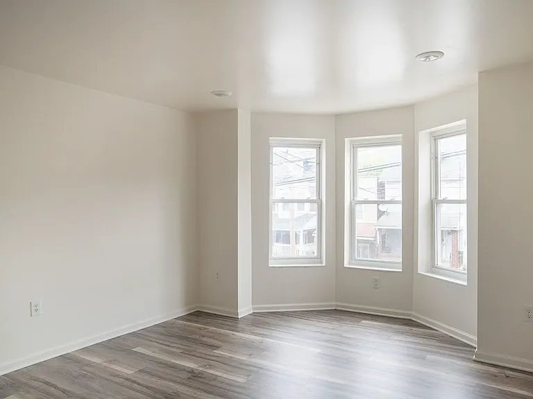 289 E Fairview Street — Photo 2