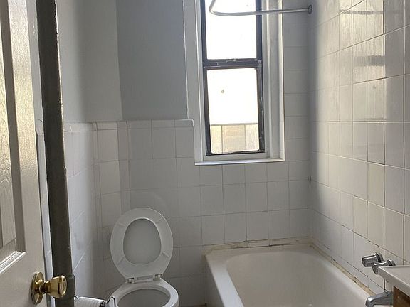 3rd image of 215 Sterling St #55