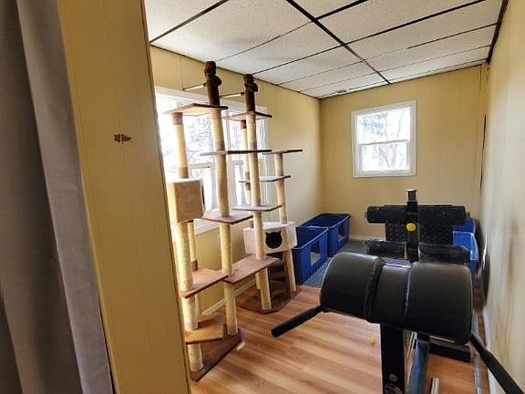 4th image of 4445 Lincoln Ave