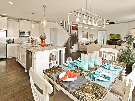 4th image of 366 Kyra Ct