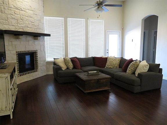 5th image of 2305 Brittany Ave