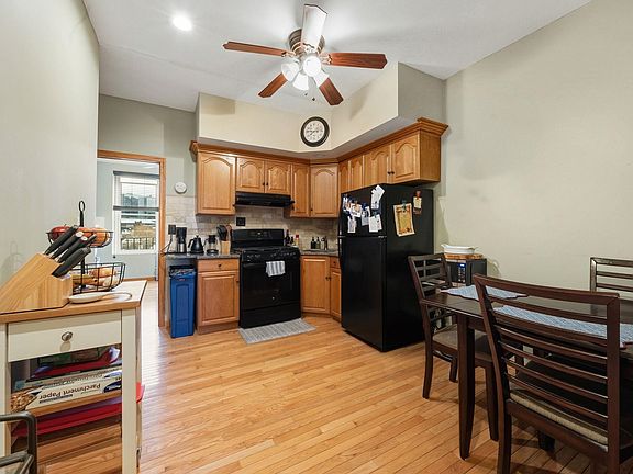 3rd image of 627 Willow Ave #5-R