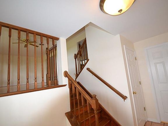 3rd image of 12816 Oak St