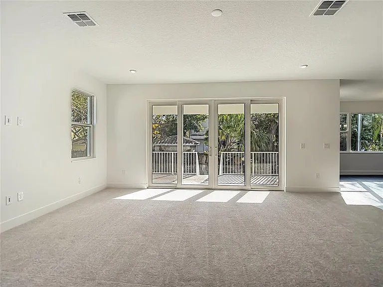 410 S West Shore Blvd — Photo 31