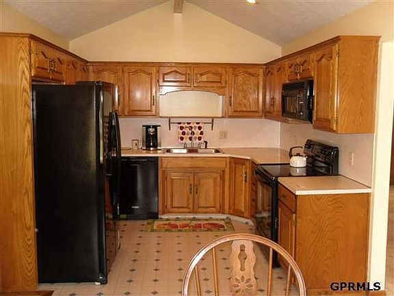 4th image of 1204 Rogers Dr