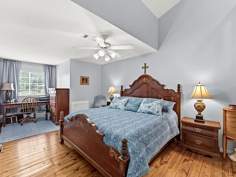 1208 Lake View Dr — Photo 33