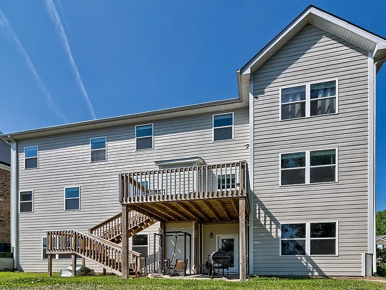 558 Mahonia Rd — Photo 48