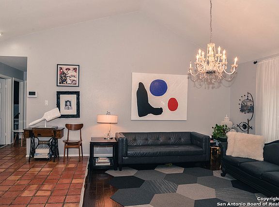 4th image of 2442 Blue Quail St