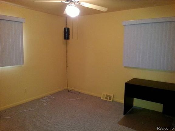 5th image of 5903 Amboy St