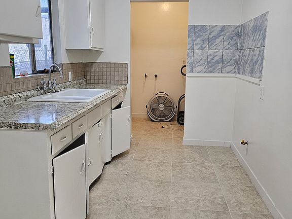 3rd image of 770 E Willow St #770