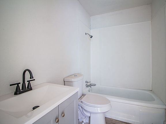 5th image of 302 Avenue U #C
