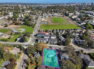 826 Lampson St, Esquimalt, BC V9A6B2