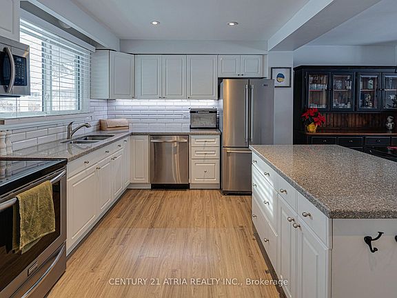 5th image of 251 Stouffer St
