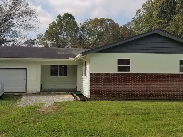 125 Rolling Hills Dr, Athens, OH 45701