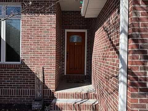 3rd image of 1601 Doyle Ln