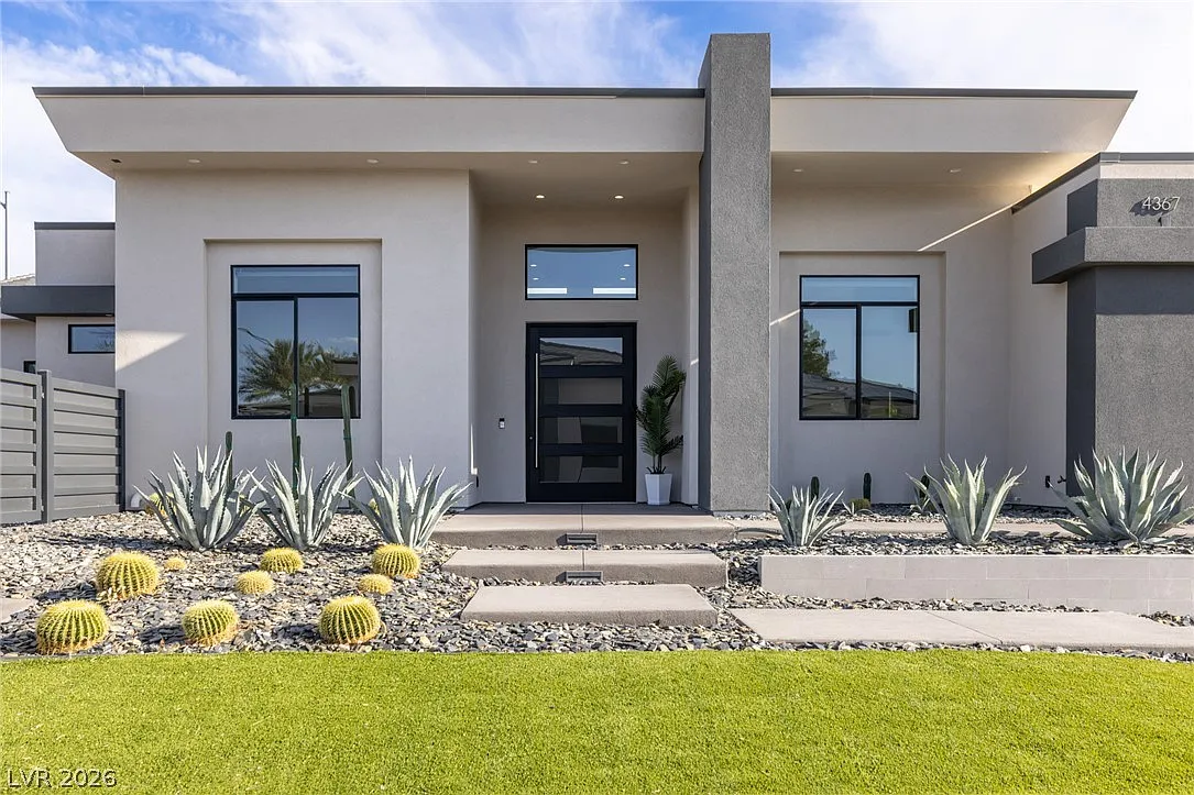 4 bed, 4.5 bath, 3983 sqft, $8,000 — Photo 3
