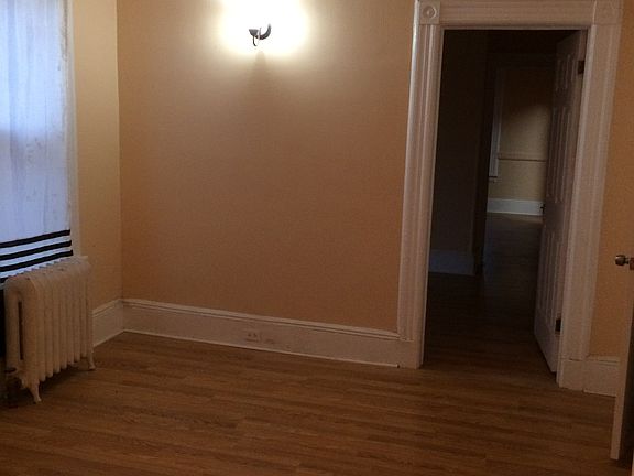 3rd image of 372 Bergen Ave