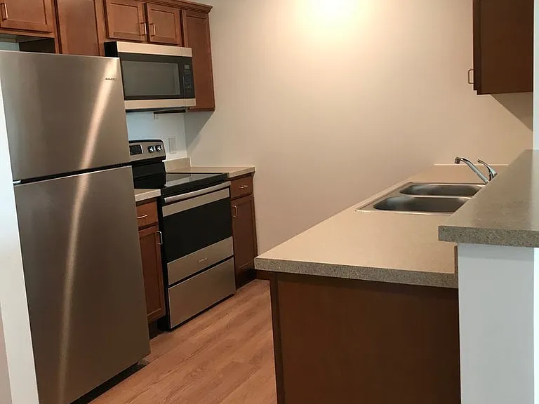 235 20th St SE — Photo 19