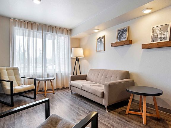 Lobby and Guest Check-in