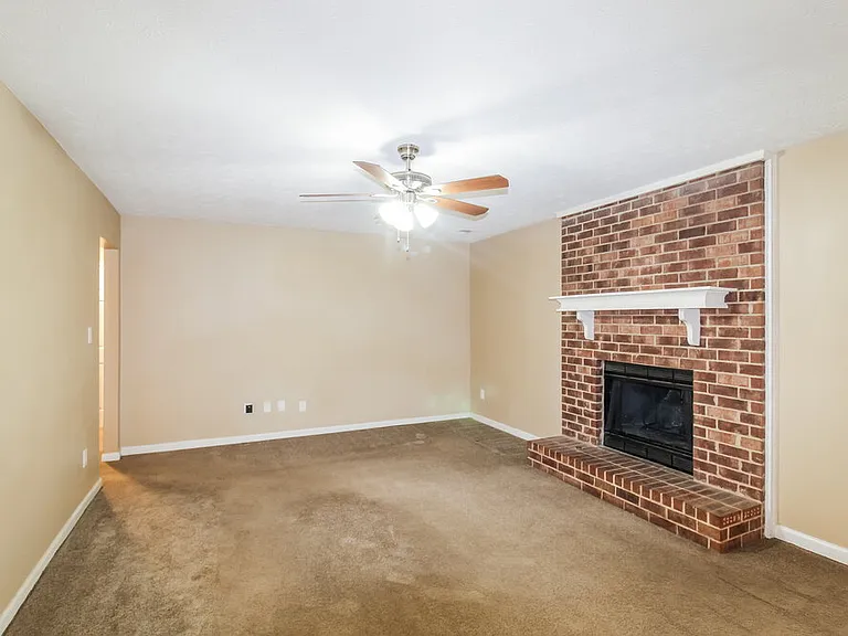 35 Oak View Dr — Photo 3