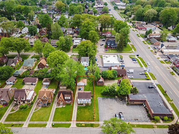 3rd image of 17 Fairlawn Ave