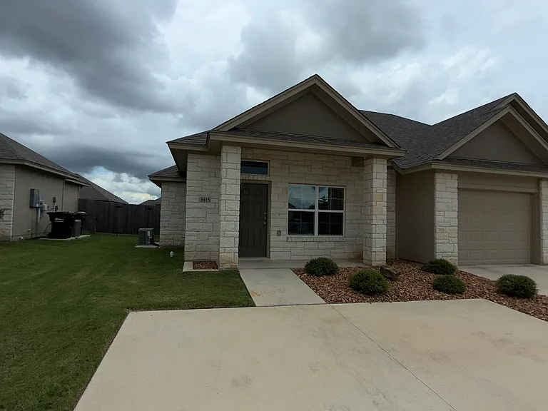 3415 Fenway Cir — Photo 1