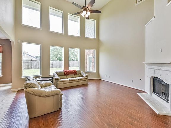 4th image of 1911 Laurelwick Ct